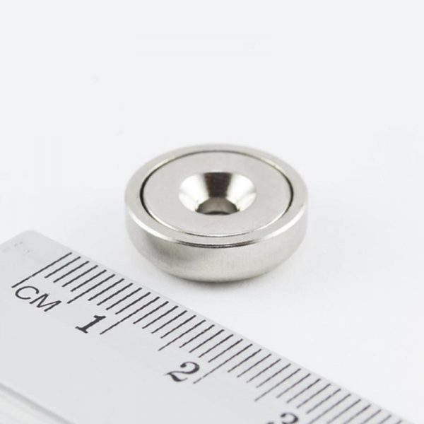 Magnet v puzdre s dierou pre skrutku 16x5 mm - N38