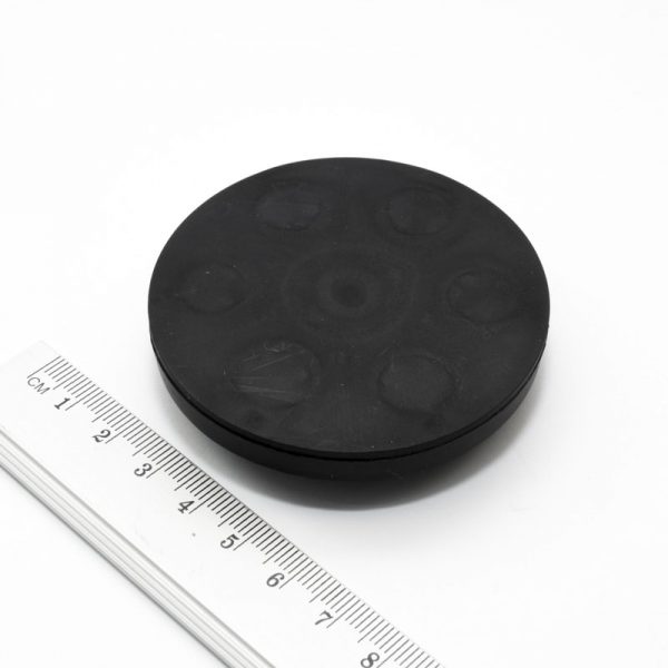 Magnet
  v puzdre s vysunutým vnútorným závitom 66x8,5 mm pogumovaný