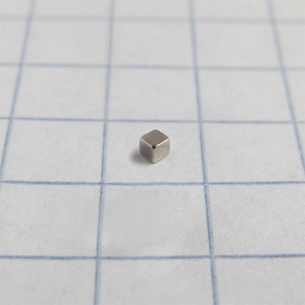 Neodýmový magnet kocka 1x1x1 mm - N52