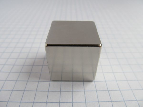 Neodýmový magnet kocka 20x20x20 mm - N38