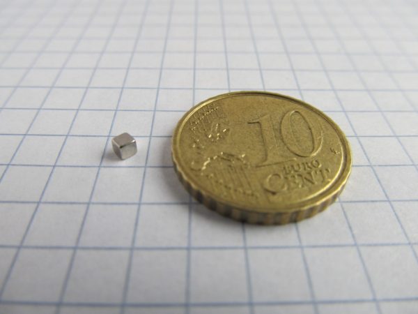 Neodýmový
  magnet kocka 2x2x2 mm - N38