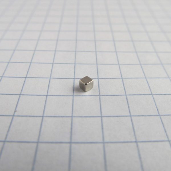 Neodýmový magnet kocka 2x2x2 mm - N38