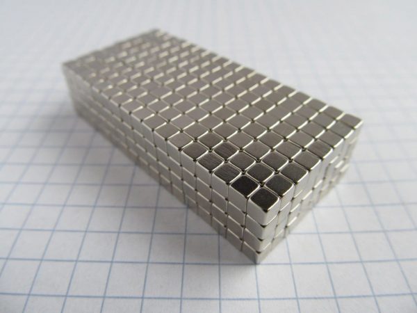 Neodýmový magnet kocka 3x3x3 mm - N38