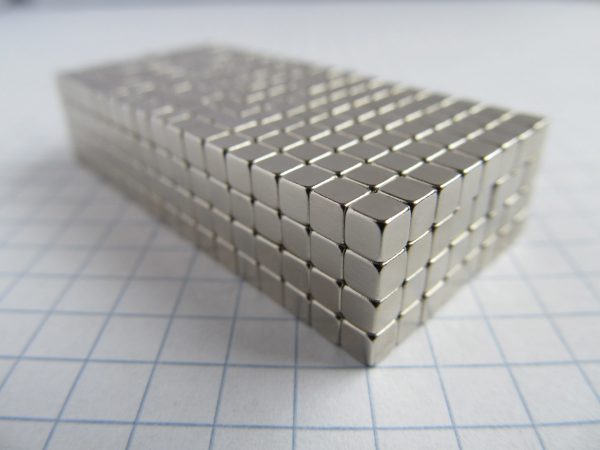 Neodýmový magnet kocka 3x3x3 mm - N52