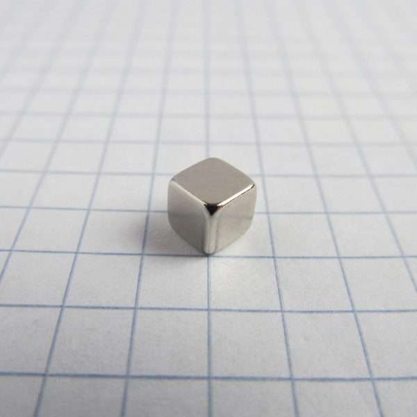 Neodýmový magnet kocka 5x5x5 mm - N35