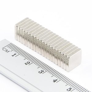 Neodýmový magnet kváder 10x10x2 mm - N38