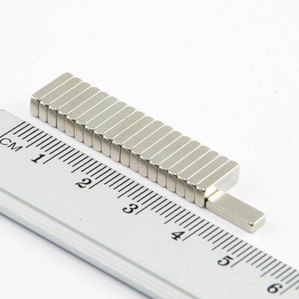 Neodýmový magnet kváder 10x4x2 mm - N52