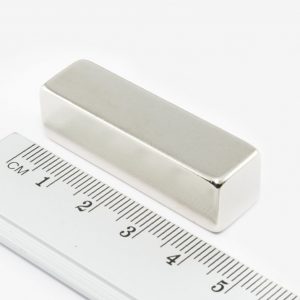 Neodýmový magnet kváder 40x10x10 mm - N38