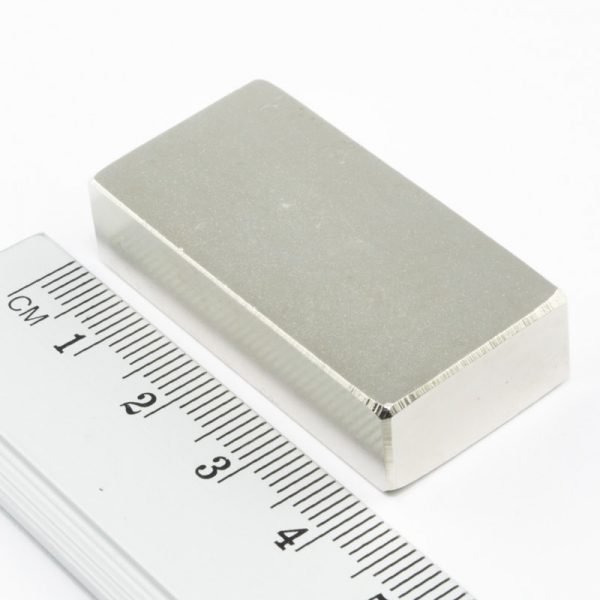Neodýmový magnet kváder 40x20x10 mm - N38