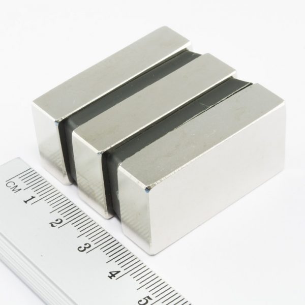 Neodýmový magnet kváder 40x20x10 mm - N40