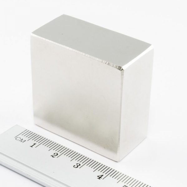 Neodýmový magnet kváder 40x40x20 mm - N38