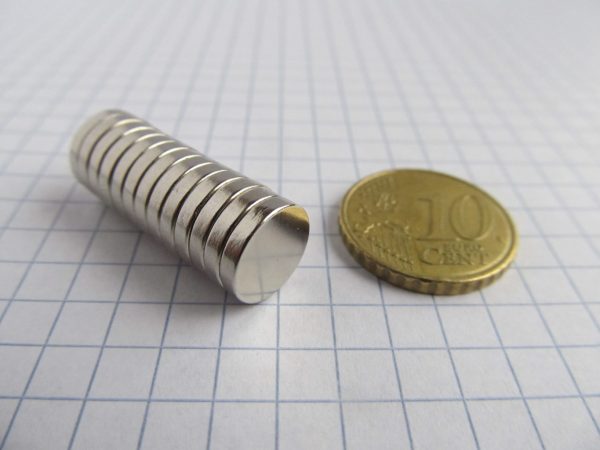 Neodýmový
  magnet valec 10x2 mm - N38