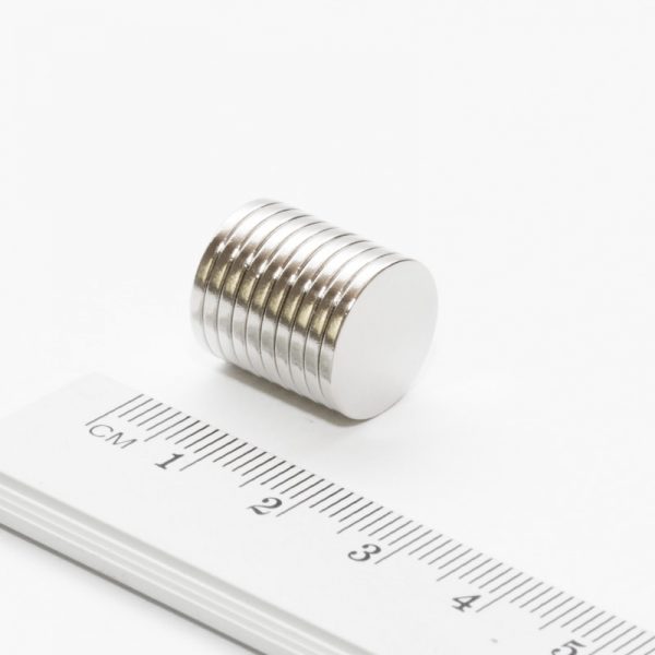 Neodýmový
  magnet valec 14x1,5 mm Zn - N35