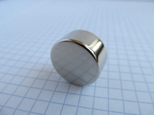 Neodýmový magnet valec 20x10 mm - N38