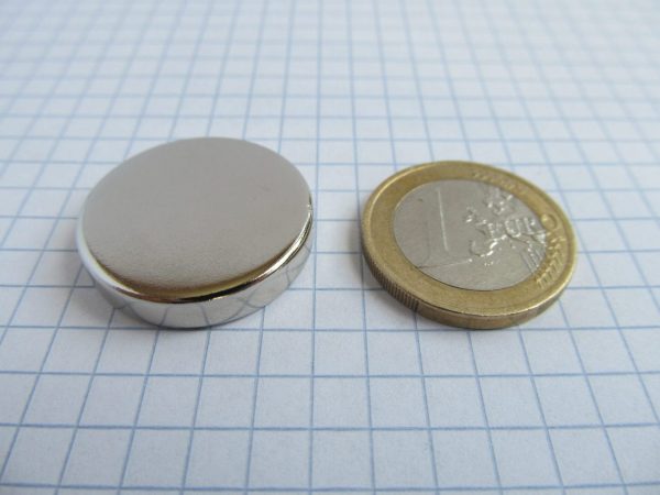 Neodýmový magnet valec 25x5 mm - N38