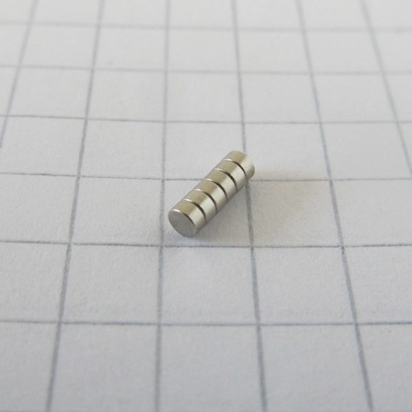 Neodýmový
  magnet valec 2x1 mm - N45