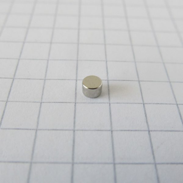 Neodýmový
  magnet valec 3x2 mm - N38
