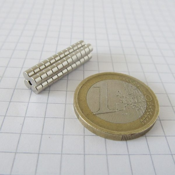 Neodýmový
  magnet valec 3x2 mm - N38
