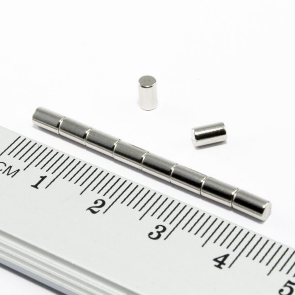 Neodýmový magnet valec 3x5 mm - N30