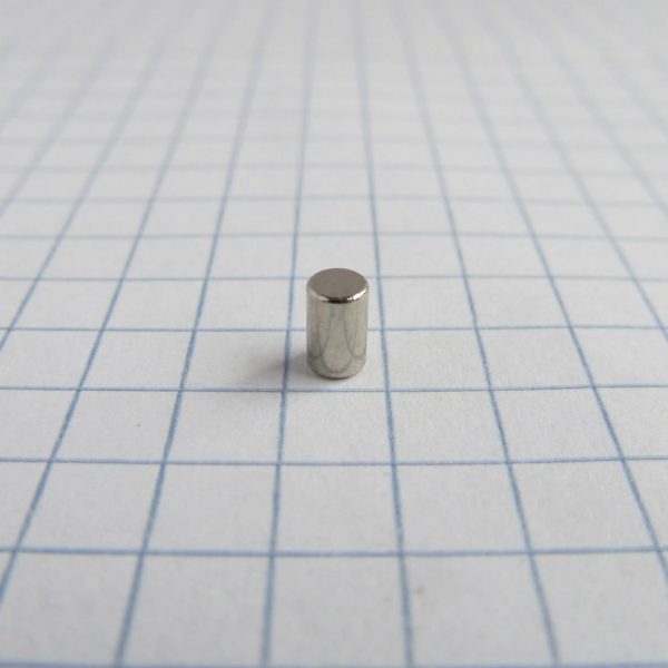 Neodýmový magnet valec 3x5 mm - N38