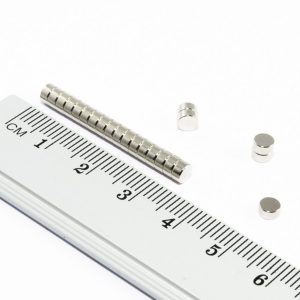 Neodýmový
  magnet valec 4x2 mm - N52
