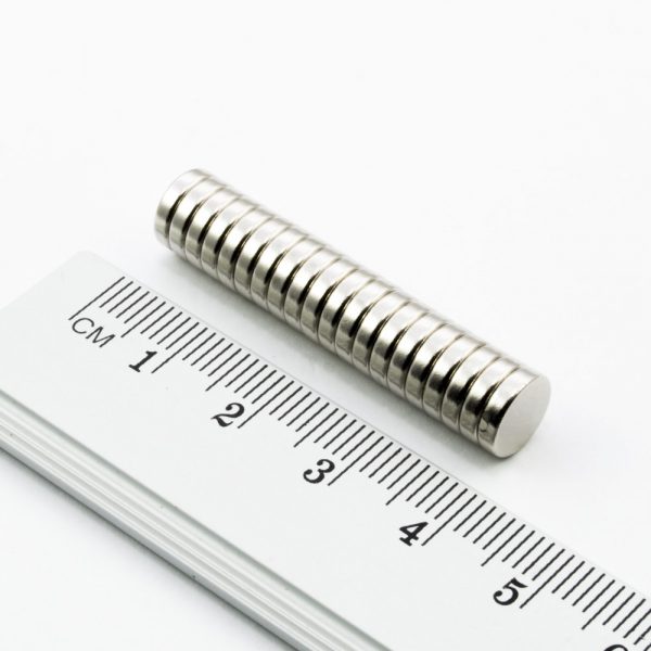 Neodýmový
  magnet valec 8x2 mm - N38