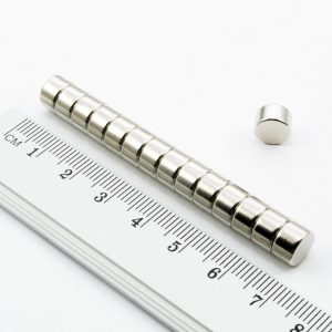 Neodýmový magnet valec 8x3 mm - N38