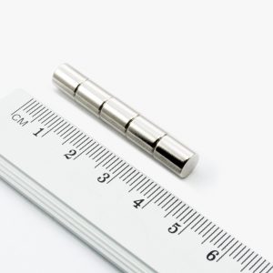 Neodýmový magnet valec 6x8 mm - N38