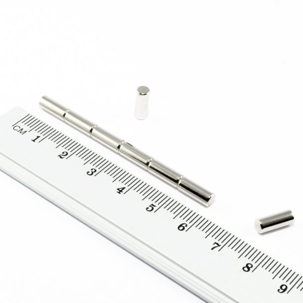 Neodýmový magnet valec 4x10 mm