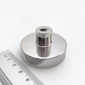 Magnetický úchyt - magnet v puzdre s vysunutým vnútorným závitom 48x12 mm