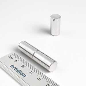 neodýmový magnet valec 10x20 mm