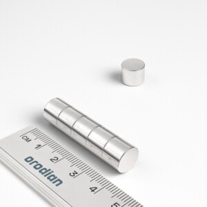 neodýmový magnet valec 10x8 mm