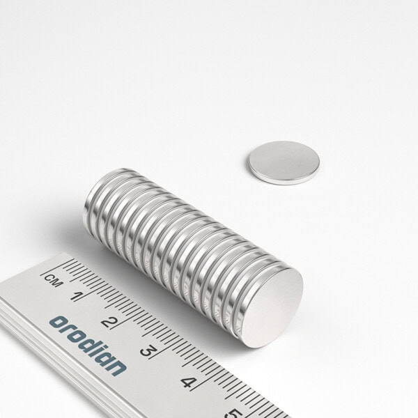 neodýmový magnet valec 15x15 mm