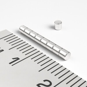 neodýmový magnet valec 2x2 mm