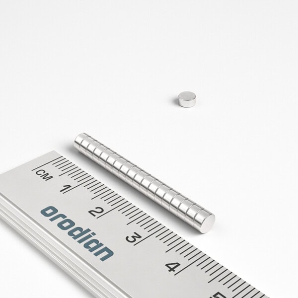 neodýmový magnet valec 4x2 mm