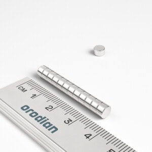 neodýmový magnet valec 5x3 mm