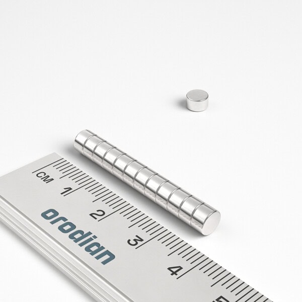 neodýmový magnet valec 5x3 mm