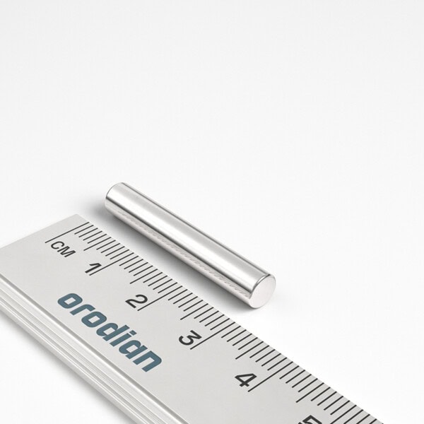 neodýmový magnet valec 5x30 mm