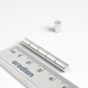 neodýmový magnet valec 5x8 mm