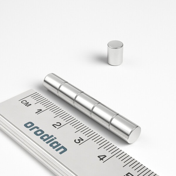 neodýmový magnet valec 6x8 mm